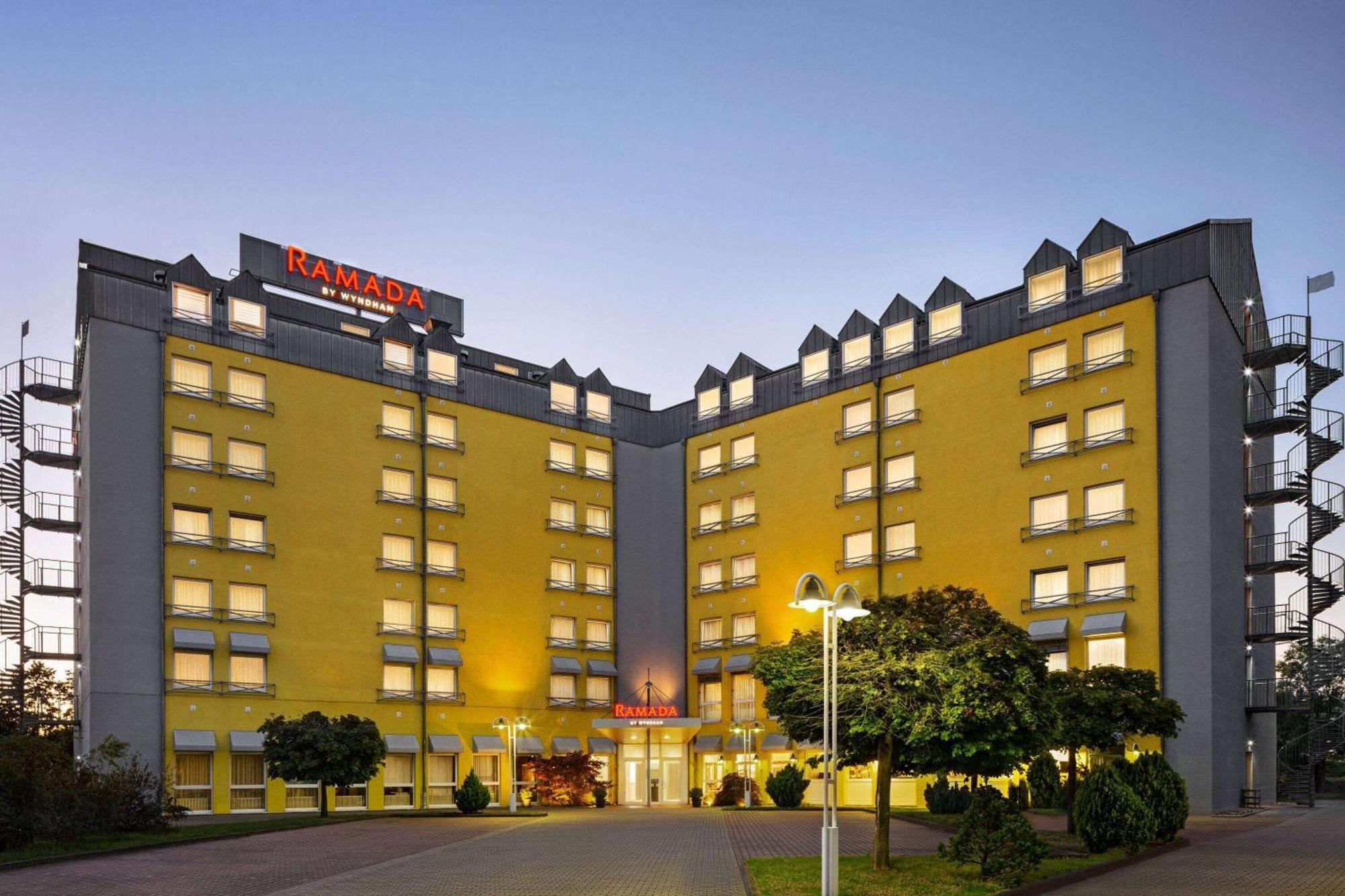 Konsul Hotel Kabelsketal Bagian luar foto