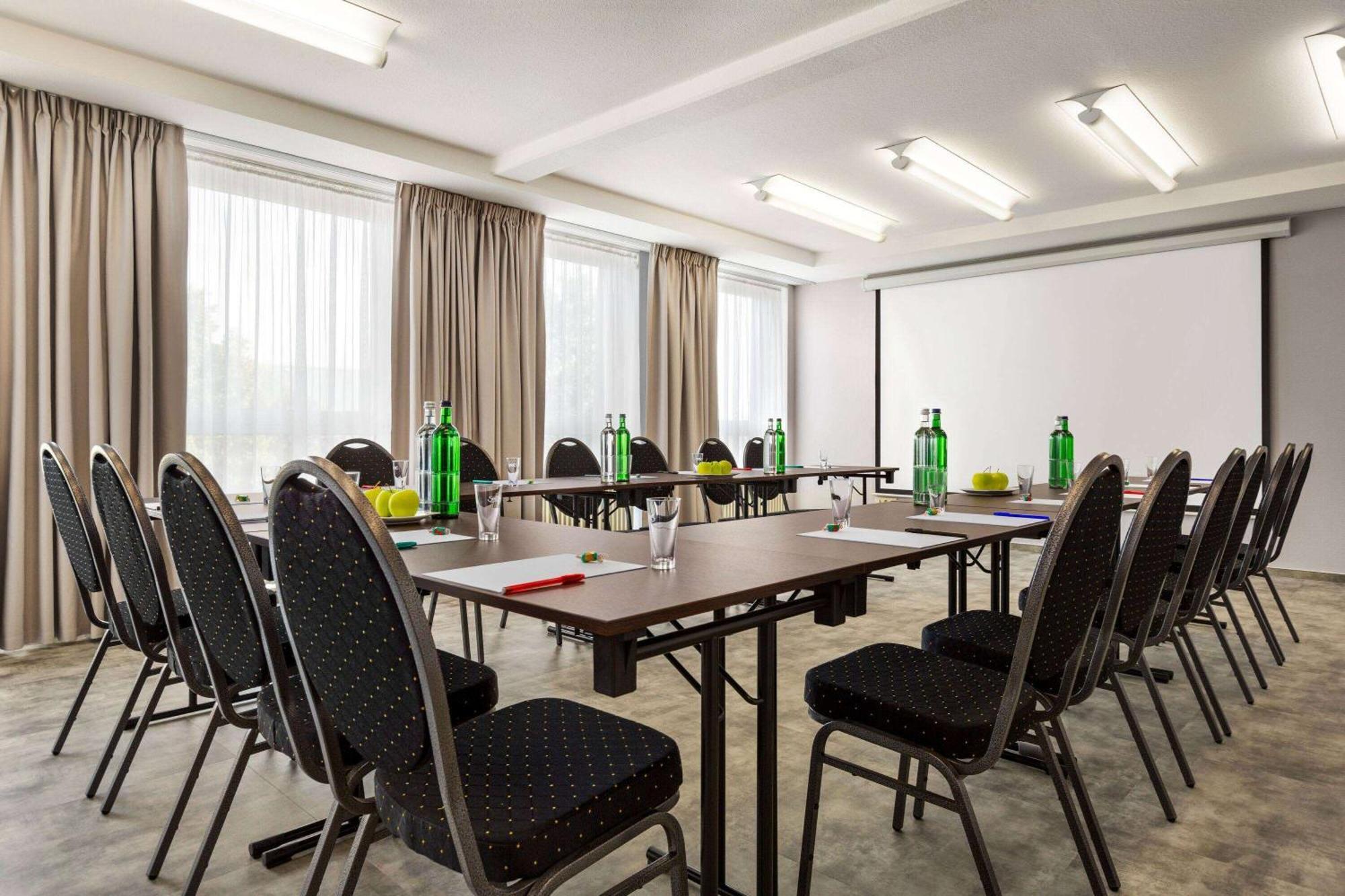 Konsul Hotel Kabelsketal Bagian luar foto