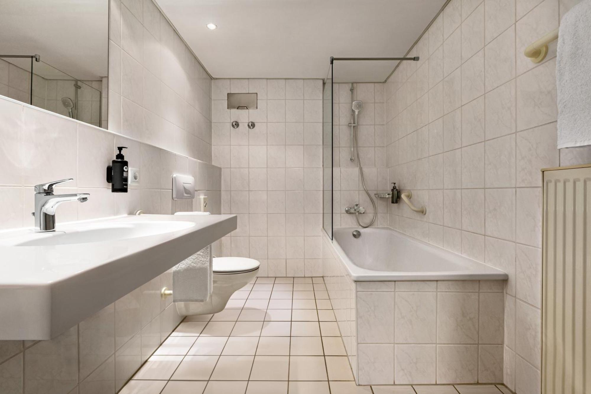 Konsul Hotel Kabelsketal Bagian luar foto