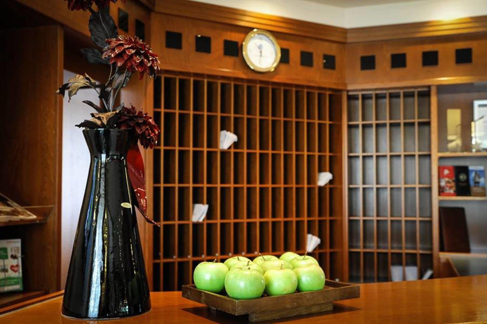 Konsul Hotel Kabelsketal Bagian luar foto