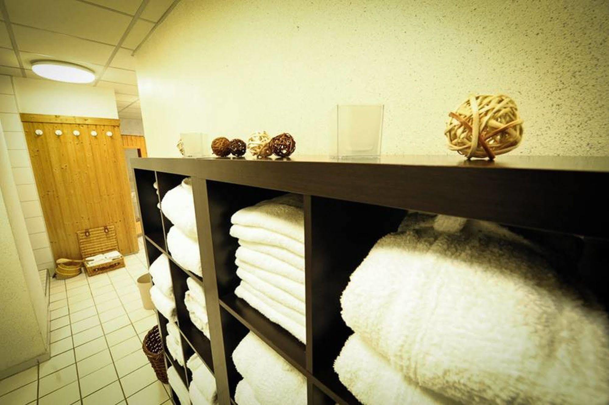Konsul Hotel Kabelsketal Bagian luar foto